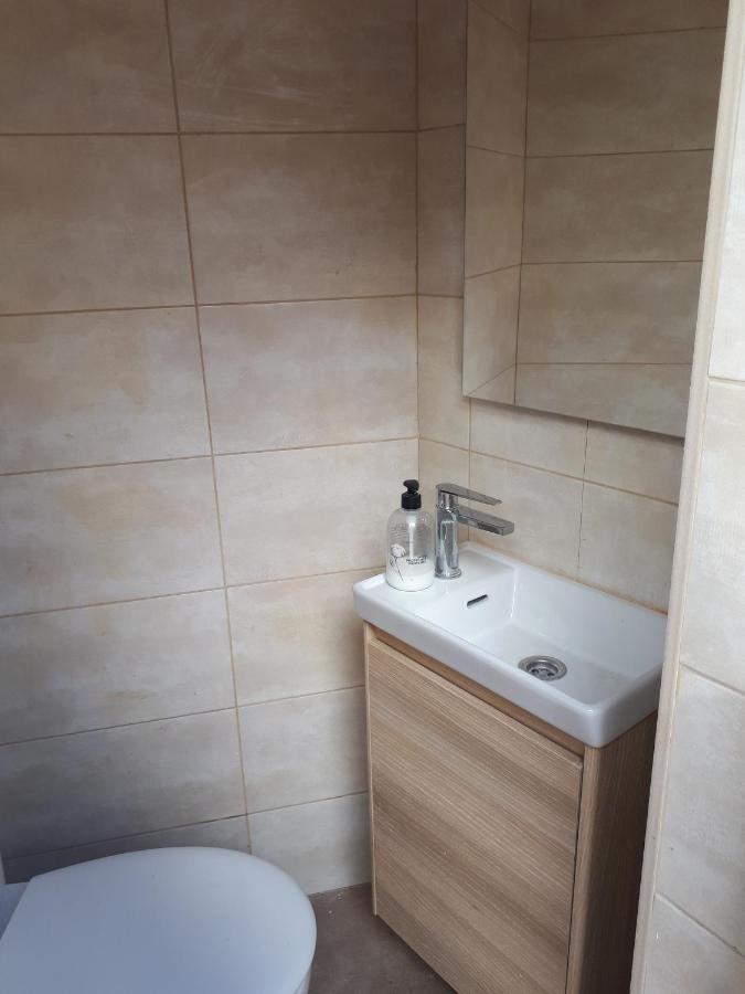 The Jasmine House Hotel Олвера Екстериор снимка